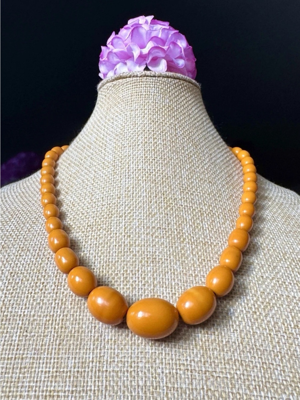 Vintage & Graduated Butterscotch Egg Yolk Amber Bakelite Necklace 19”in & 30gram